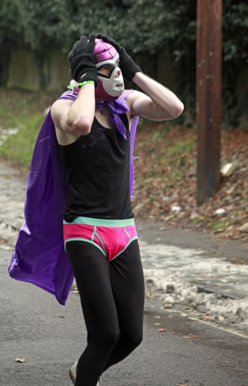 Photo 2 from the 2010 Windlesham Boxing Day Pram Race