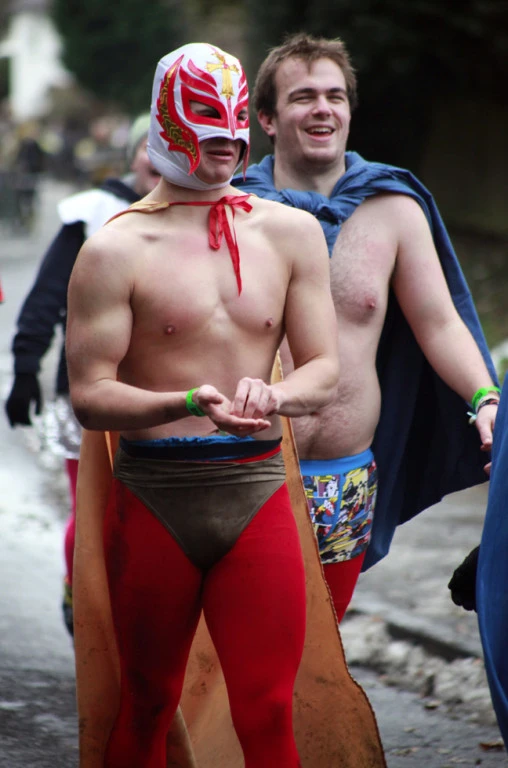 Photo 9 from the 2010 Windlesham Boxing Day Pram Race