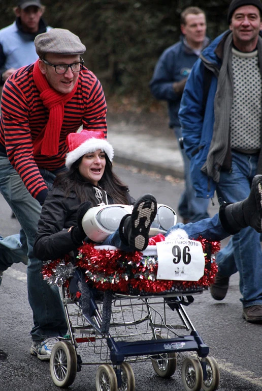 Photo 19 from the 2010 Windlesham Boxing Day Pram Race