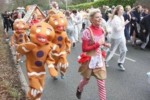 Photo 10 from the 2011 Windlesham Boxing Day Pram Race