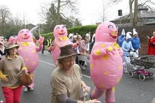 Photo 17 from the 2011 Windlesham Boxing Day Pram Race