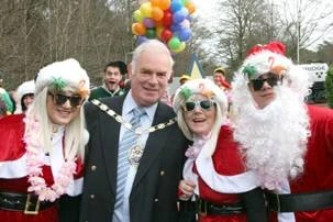 Photo 2 from the 2012 Windlesham Boxing Day Pram Race