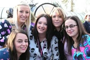 Photo 9 from the 2012 Windlesham Boxing Day Pram Race