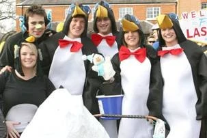 Photo 14 from the 2012 Windlesham Boxing Day Pram Race