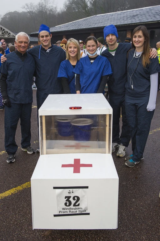 Photo 9 from the 2013 Windlesham Boxing Day Pram Race