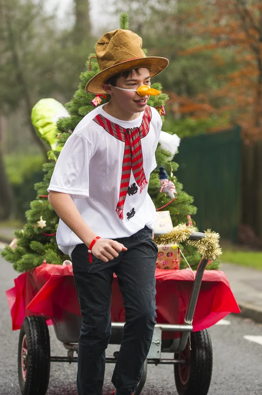 Photo 18 from the 2013 Windlesham Boxing Day Pram Race