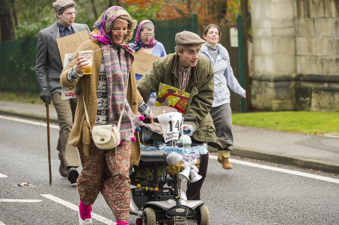 Photo 21 from the 2013 Windlesham Boxing Day Pram Race