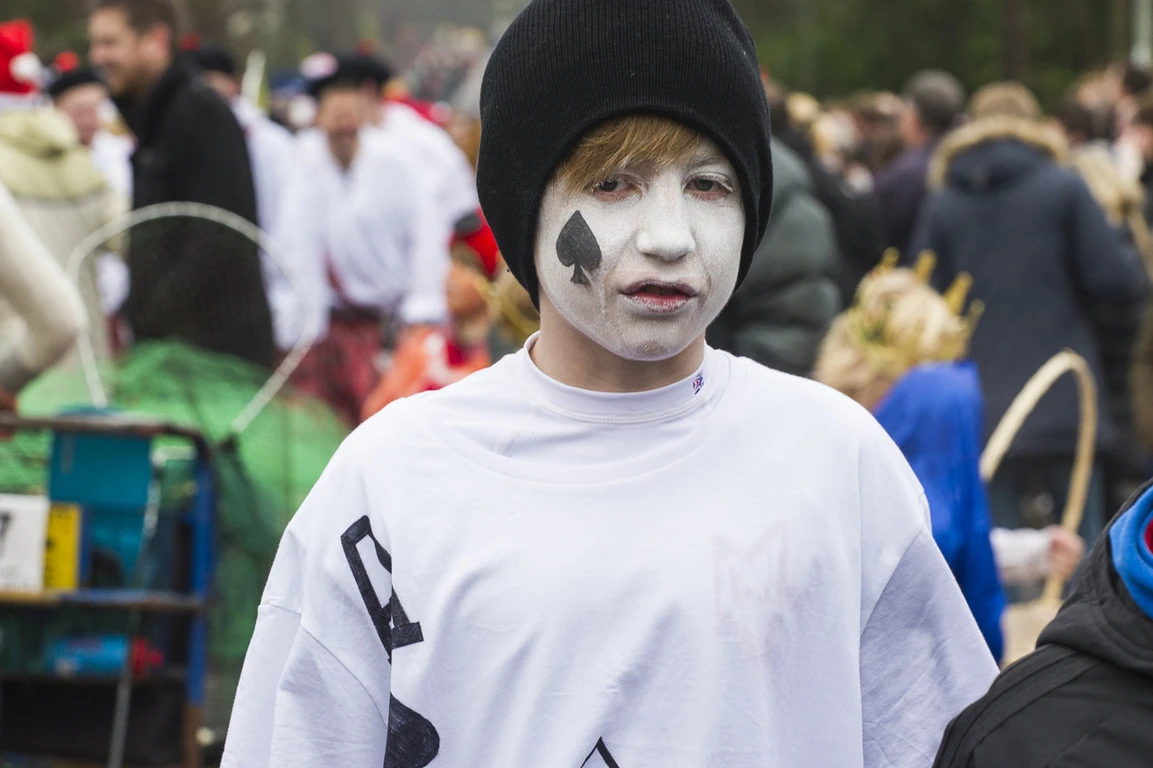 Photo 24 from the 2013 Windlesham Boxing Day Pram Race