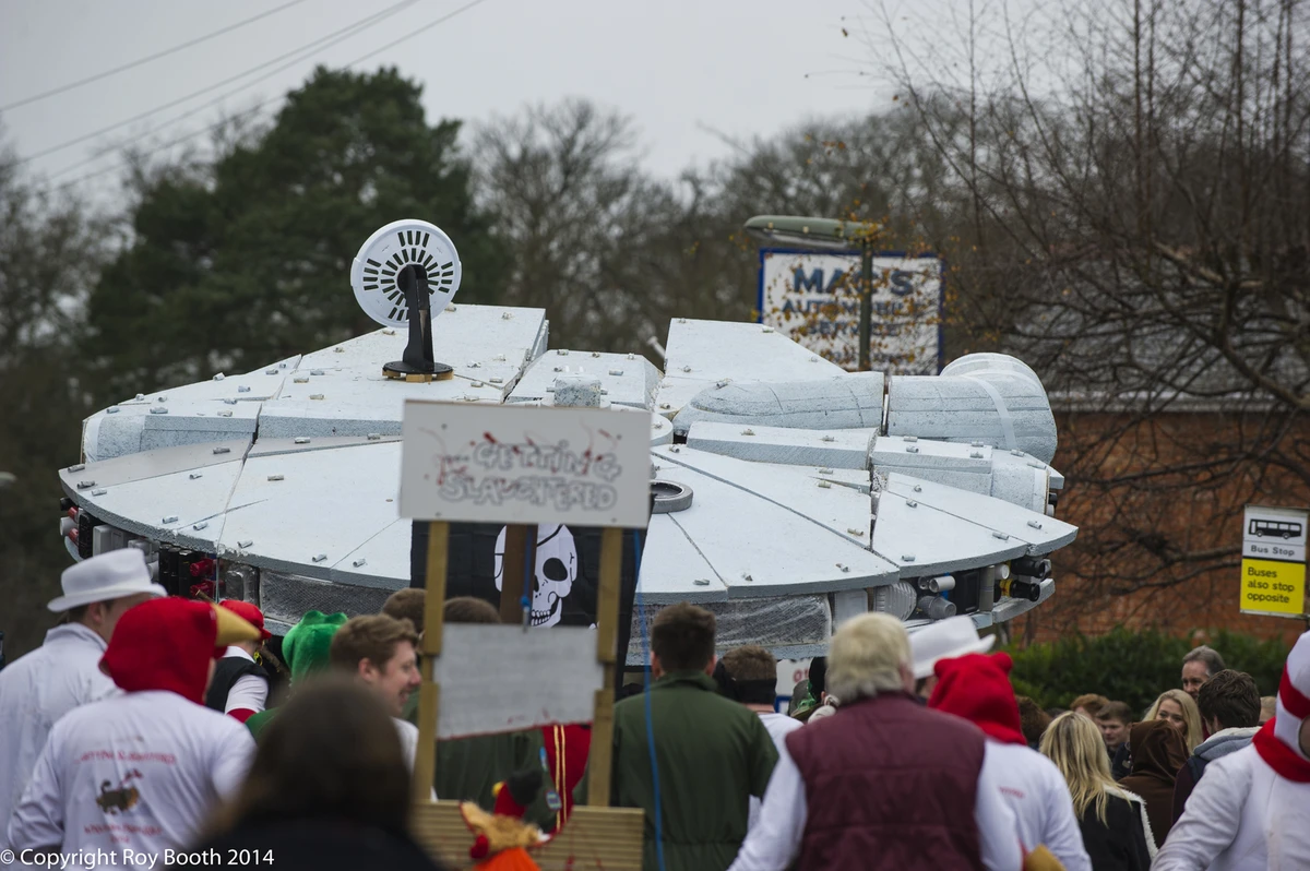 Photo 2 from the 2014 Windlesham Boxing Day Pram Race
