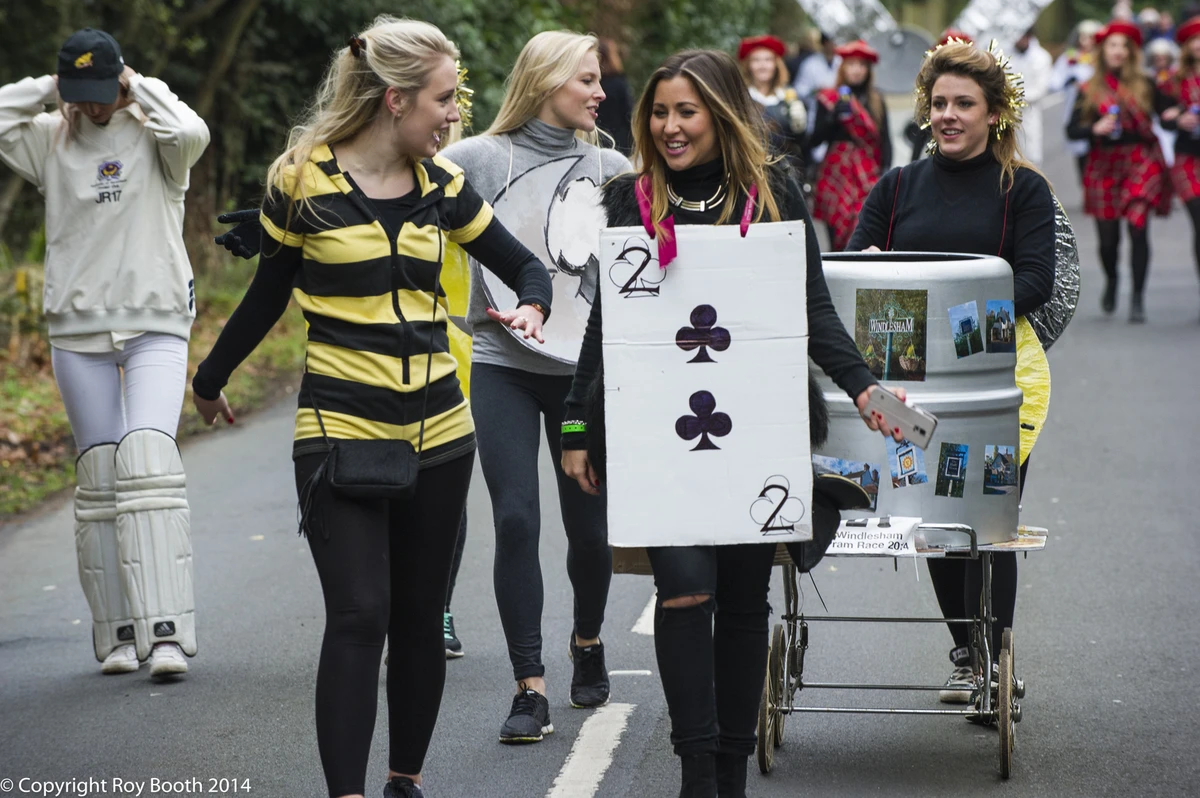 Photo 9 from the 2014 Windlesham Boxing Day Pram Race