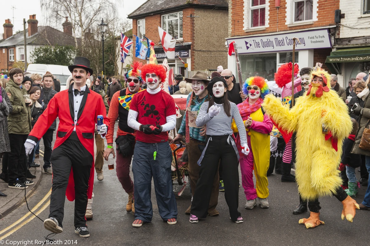 Photo 12 from the 2014 Windlesham Boxing Day Pram Race
