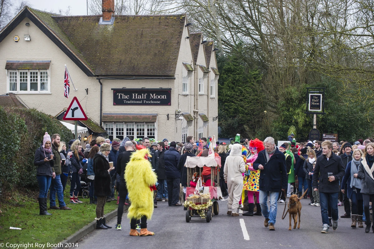 Photo 15 from the 2014 Windlesham Boxing Day Pram Race