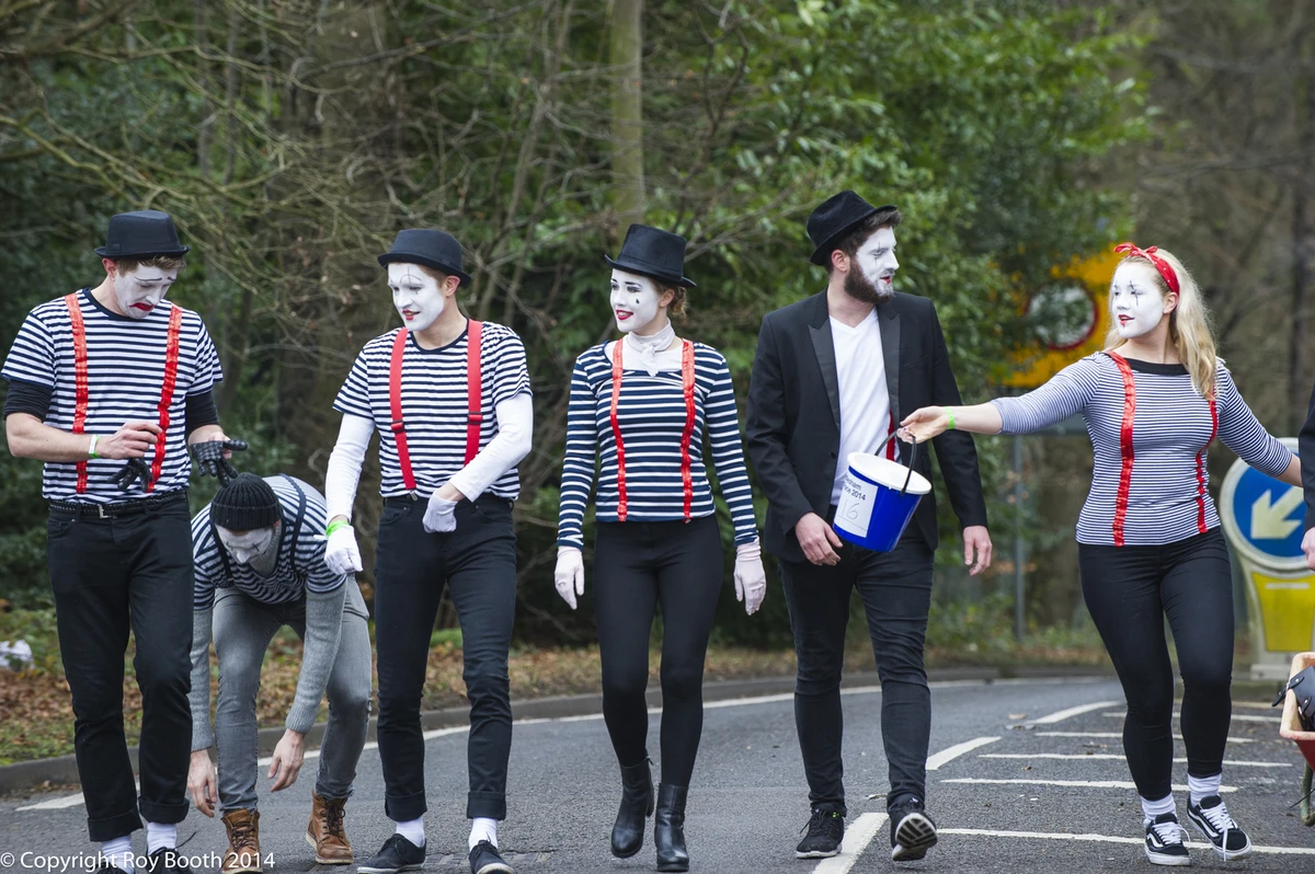 Photo 21 from the 2014 Windlesham Boxing Day Pram Race