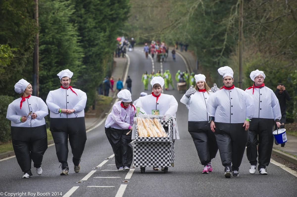 Photo 24 from the 2014 Windlesham Boxing Day Pram Race