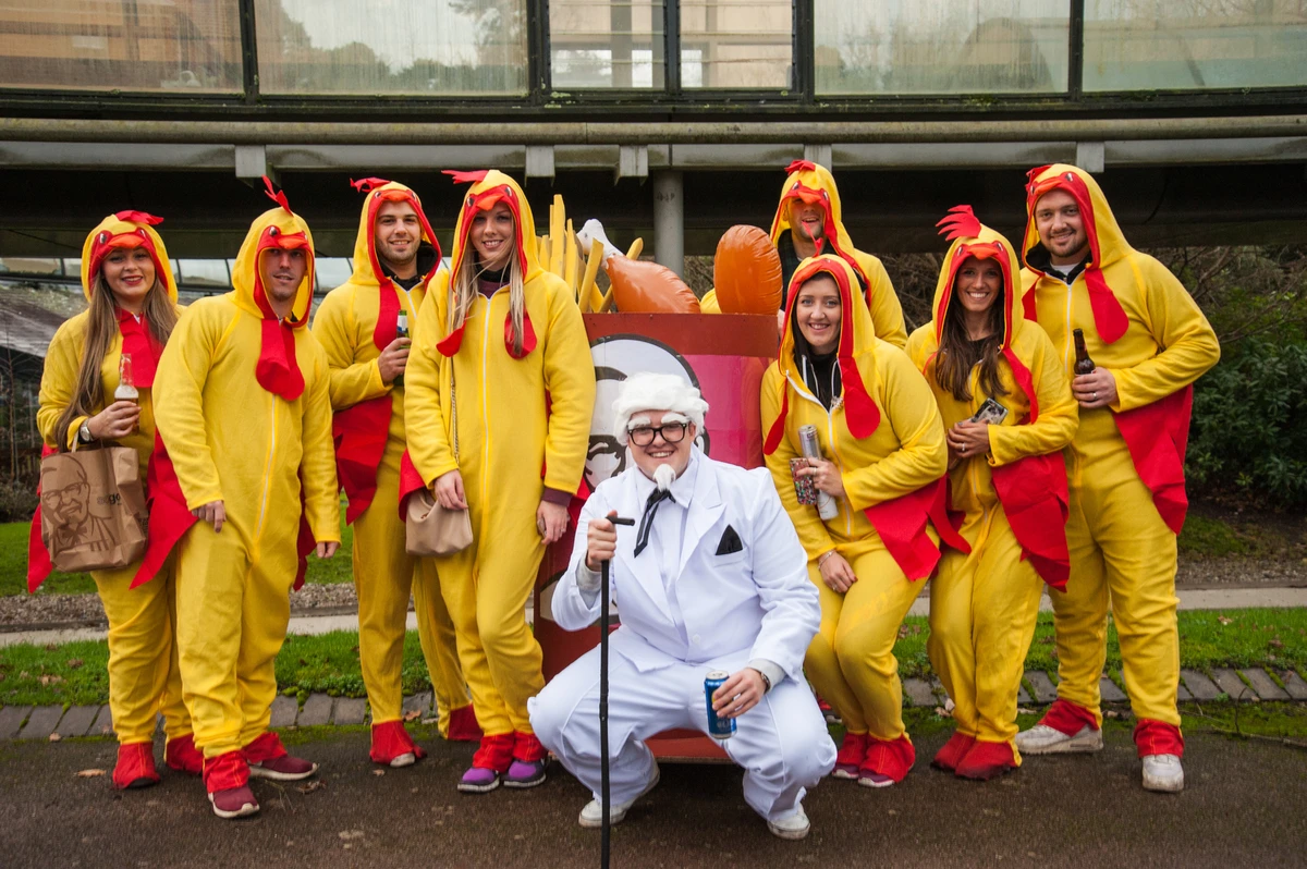 Photo 6 from the 2015 Windlesham Boxing Day Pram Race