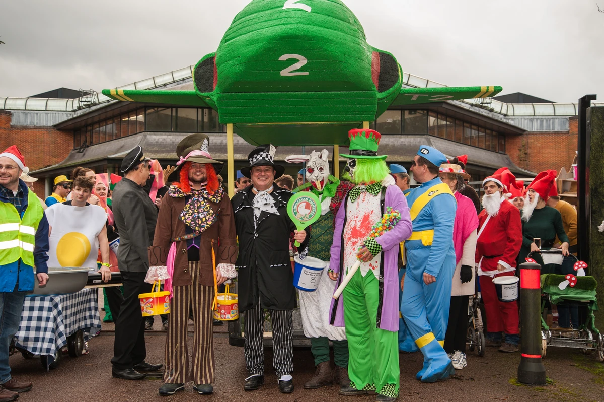 Photo 12 from the 2015 Windlesham Boxing Day Pram Race