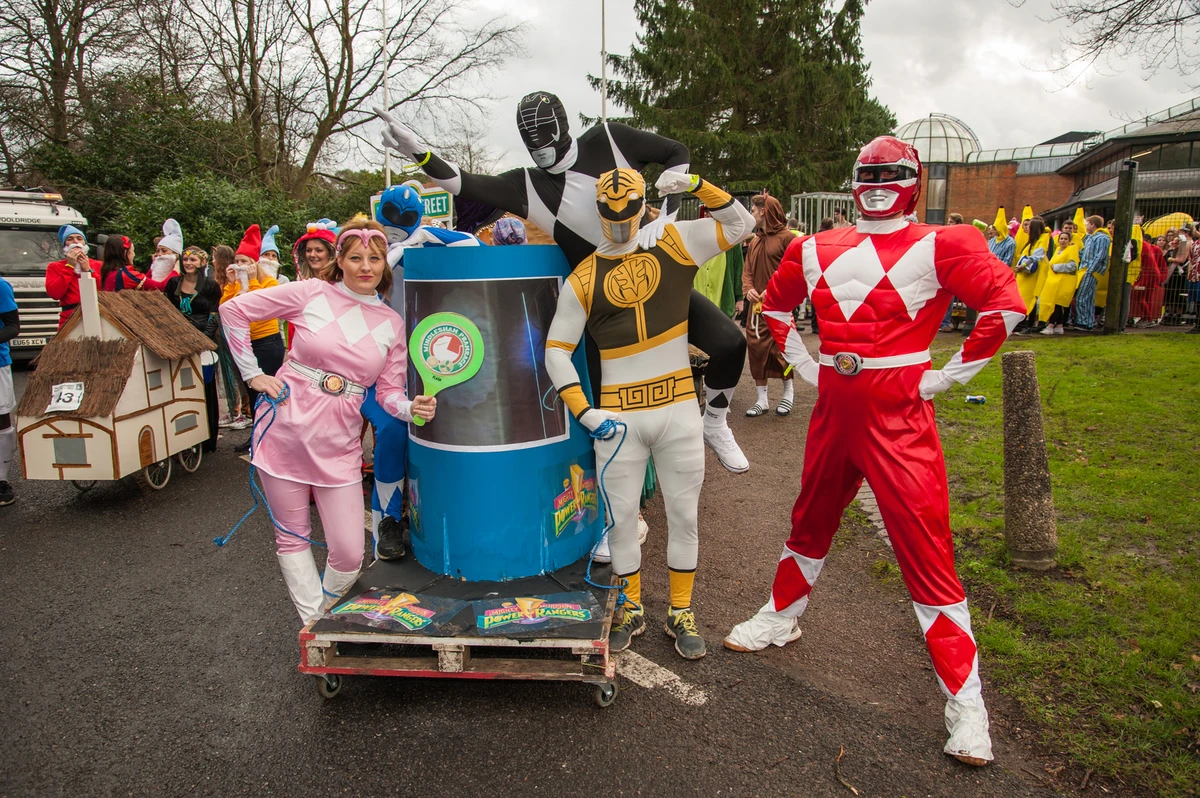 Photo 21 from the 2015 Windlesham Boxing Day Pram Race
