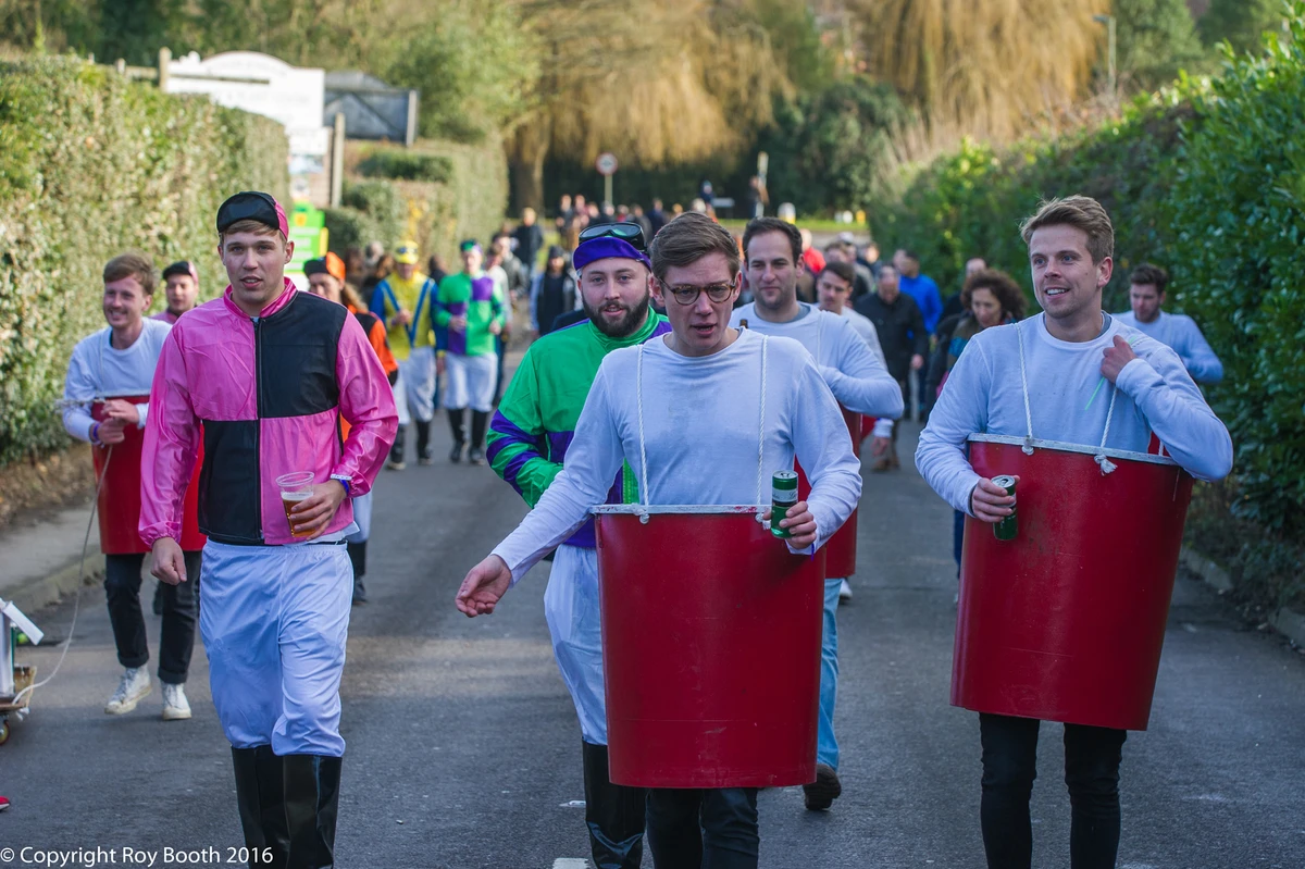 Photo 3 from the 2016 Windlesham Boxing Day Pram Race