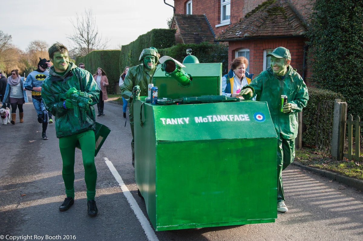 Photo 8 from the 2016 Windlesham Boxing Day Pram Race