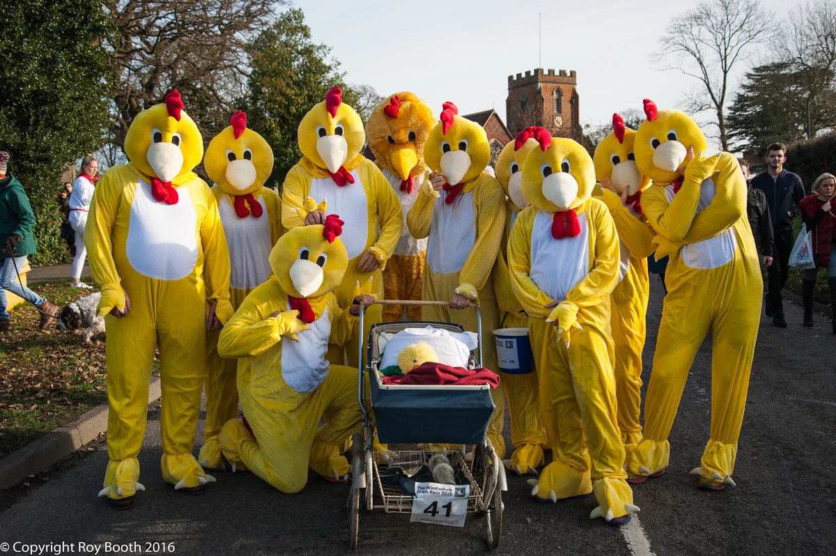 Photo 17 from the 2016 Windlesham Boxing Day Pram Race