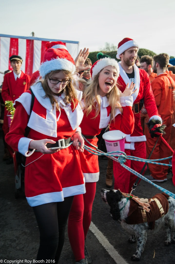 Photo 18 from the 2016 Windlesham Boxing Day Pram Race