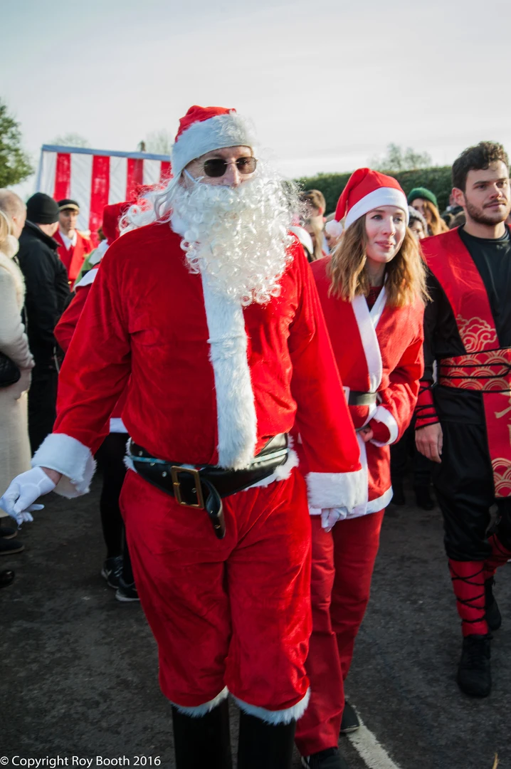 Photo 19 from the 2016 Windlesham Boxing Day Pram Race