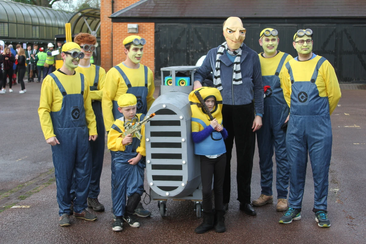 Photo 3 from the 2017 Windlesham Boxing Day Pram Race
