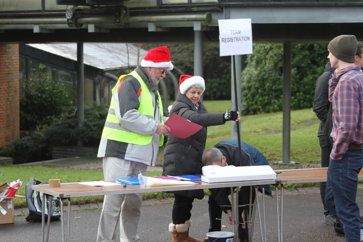 Photo 5 from the 2017 Windlesham Boxing Day Pram Race