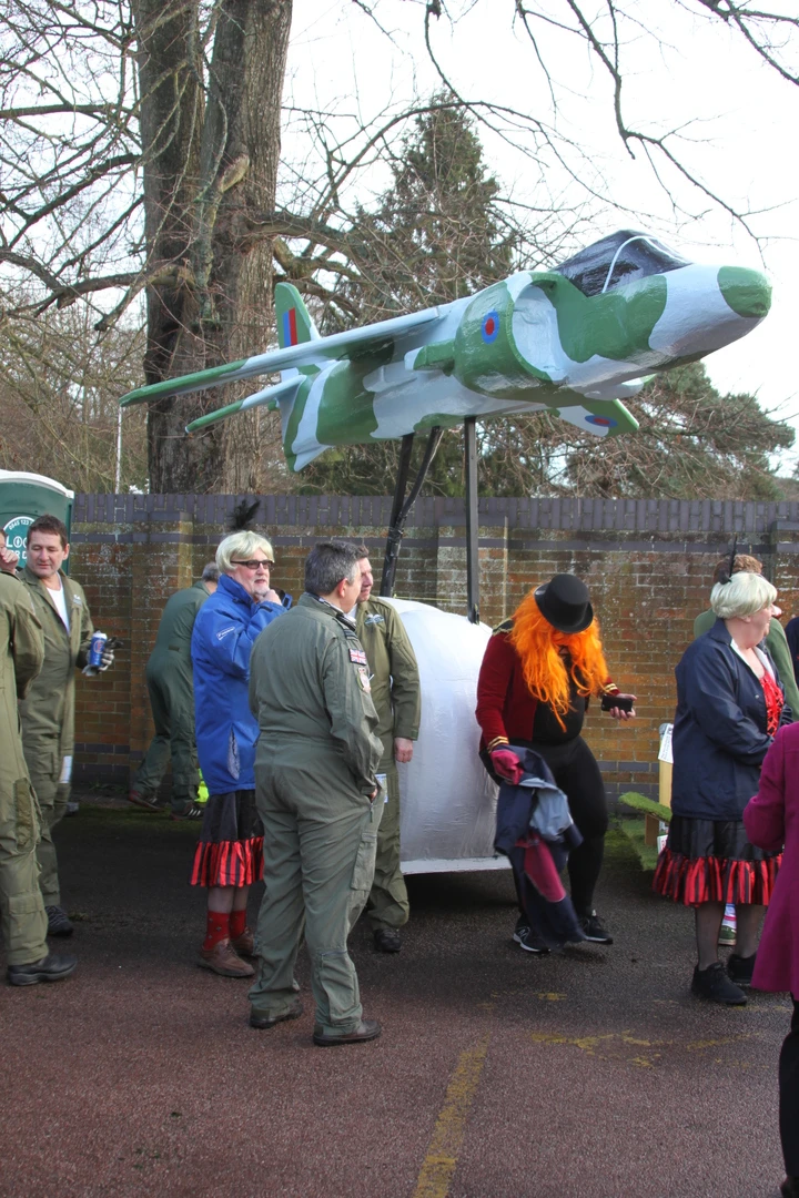 Photo 12 from the 2017 Windlesham Boxing Day Pram Race