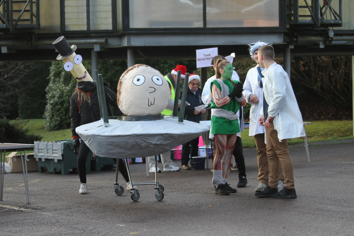 Photo 15 from the 2017 Windlesham Boxing Day Pram Race