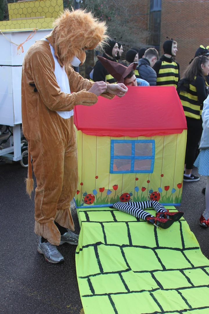 Photo 17 from the 2017 Windlesham Boxing Day Pram Race