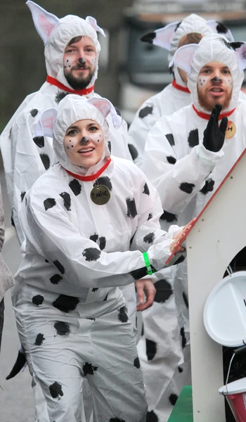 Photo 1 from the 2018 Windlesham Boxing Day Pram Race