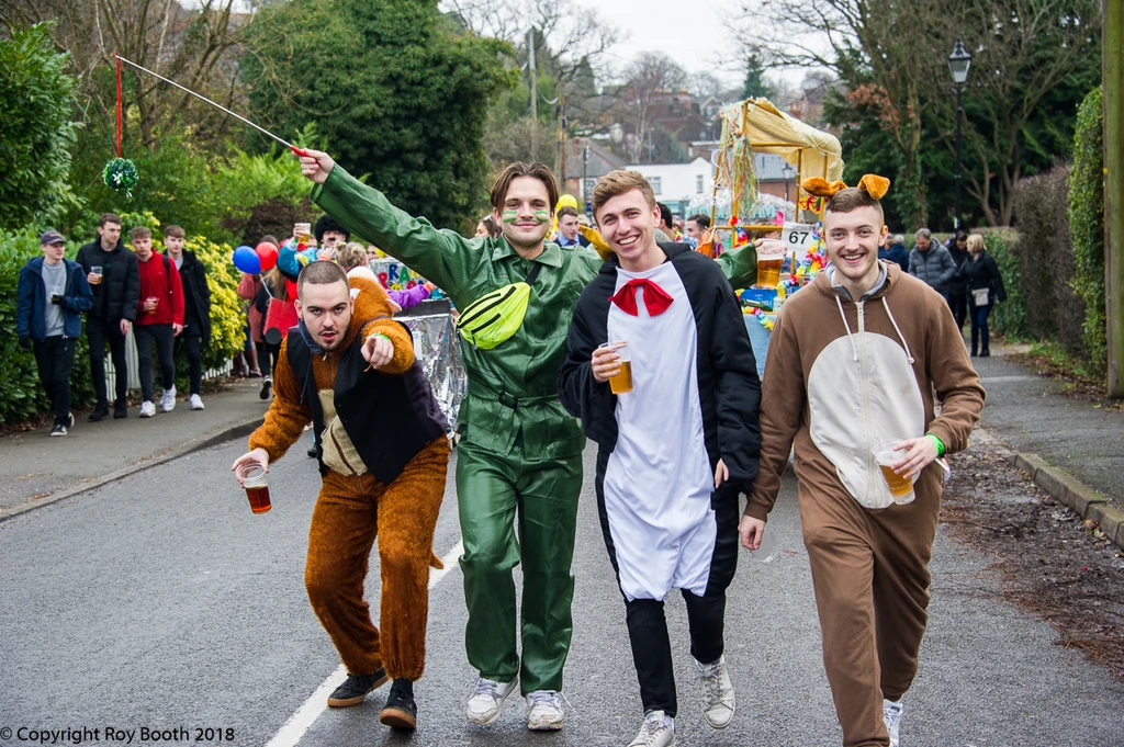 Photo 11 from the 2018 Windlesham Boxing Day Pram Race