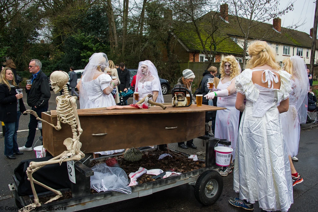 Photo 17 from the 2018 Windlesham Boxing Day Pram Race