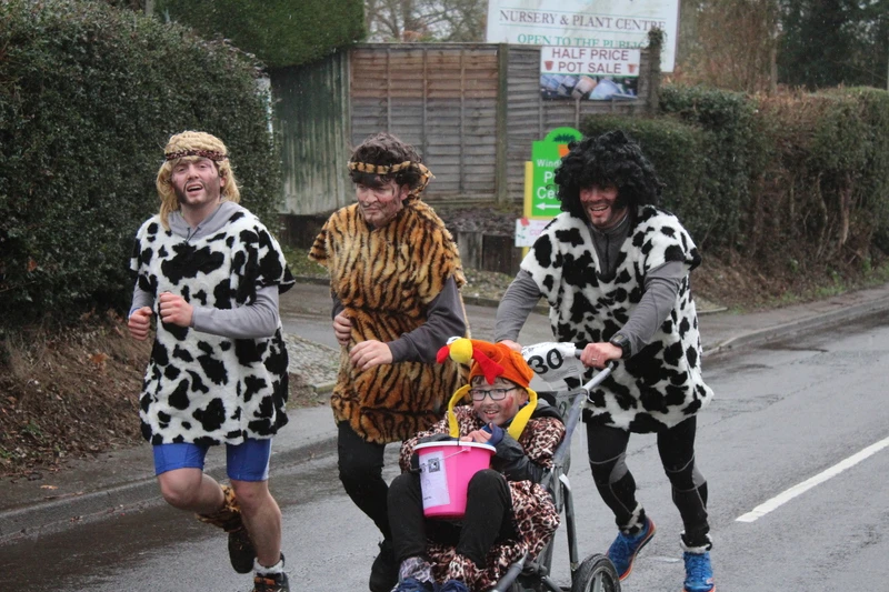 Photo 3 from the 2019 Windlesham Boxing Day Pram Race