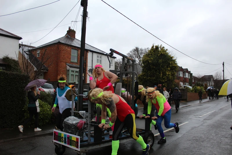 Photo 6 from the 2019 Windlesham Boxing Day Pram Race