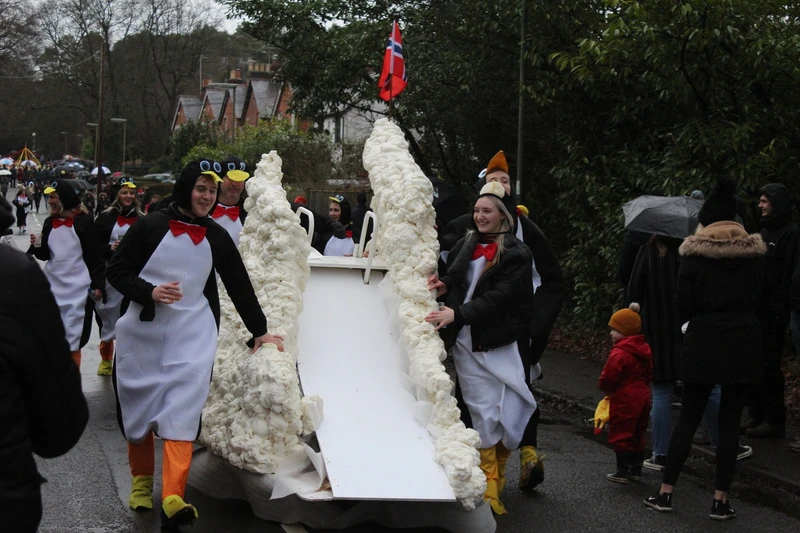 Photo 9 from the 2019 Windlesham Boxing Day Pram Race