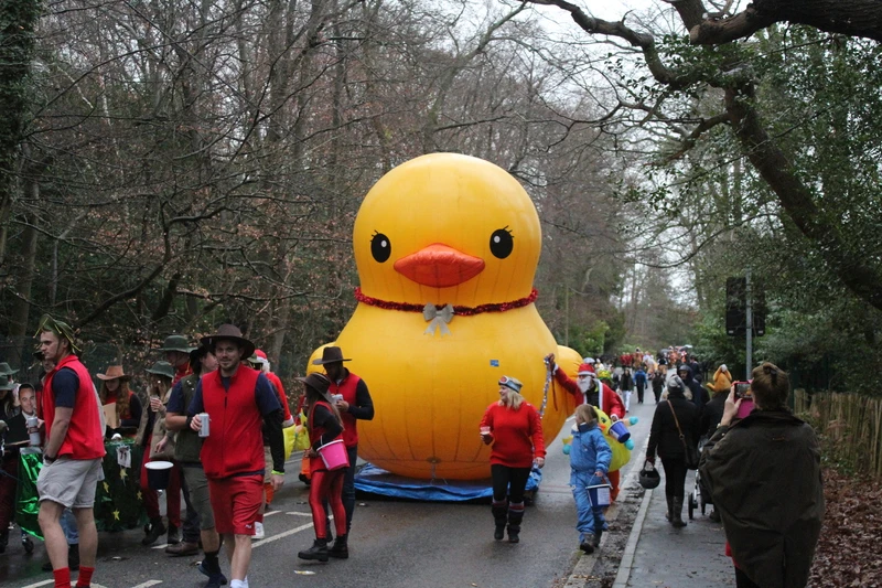 Photo 19 from the 2019 Windlesham Boxing Day Pram Race
