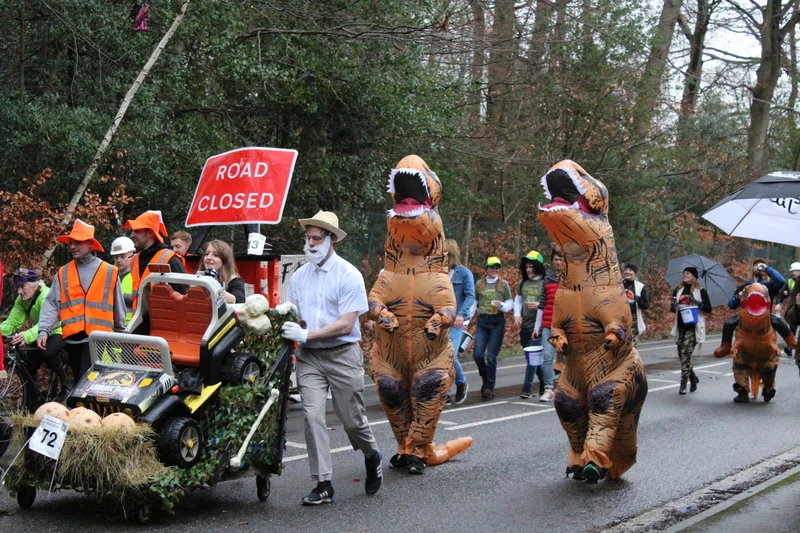 Photo 21 from the 2019 Windlesham Boxing Day Pram Race