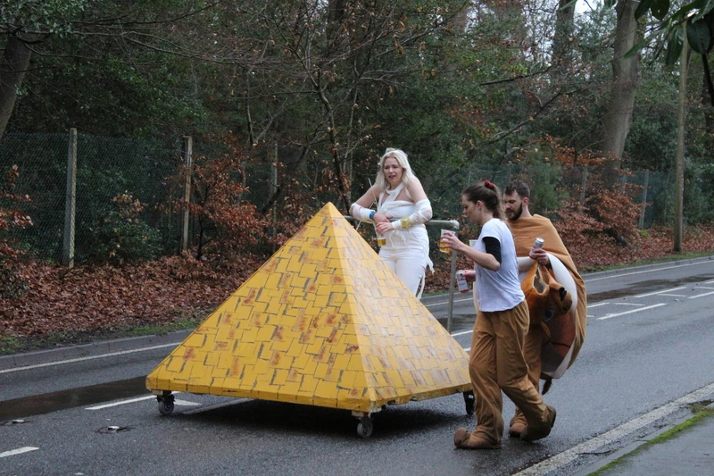 Photo 22 from the 2019 Windlesham Boxing Day Pram Race