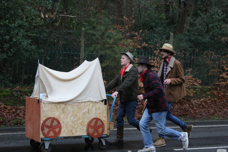 Photo 24 from the 2019 Windlesham Boxing Day Pram Race