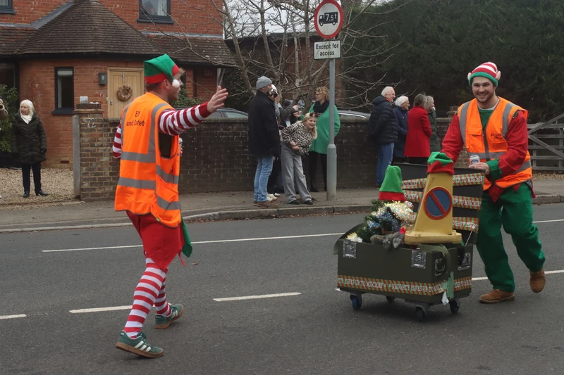 Photo 8 from the 2025 Windlesham Boxing Day Pram Race